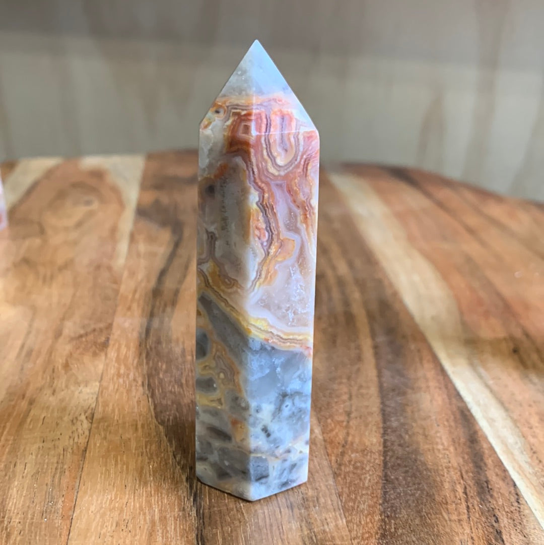 CRAZY LACE AGATE POINT