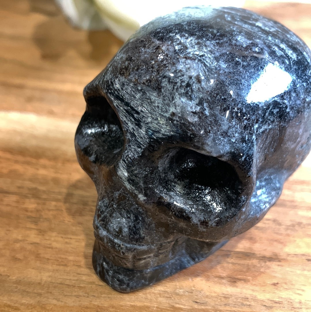 FIREWORK SKULL (ASTROPHYLITE)