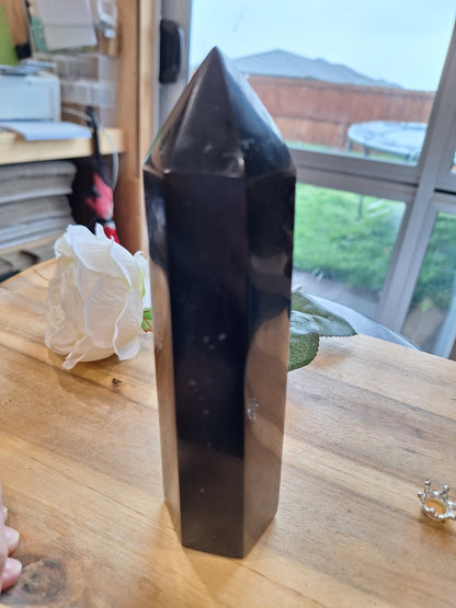 BLACK OBSIDIAN TOWER