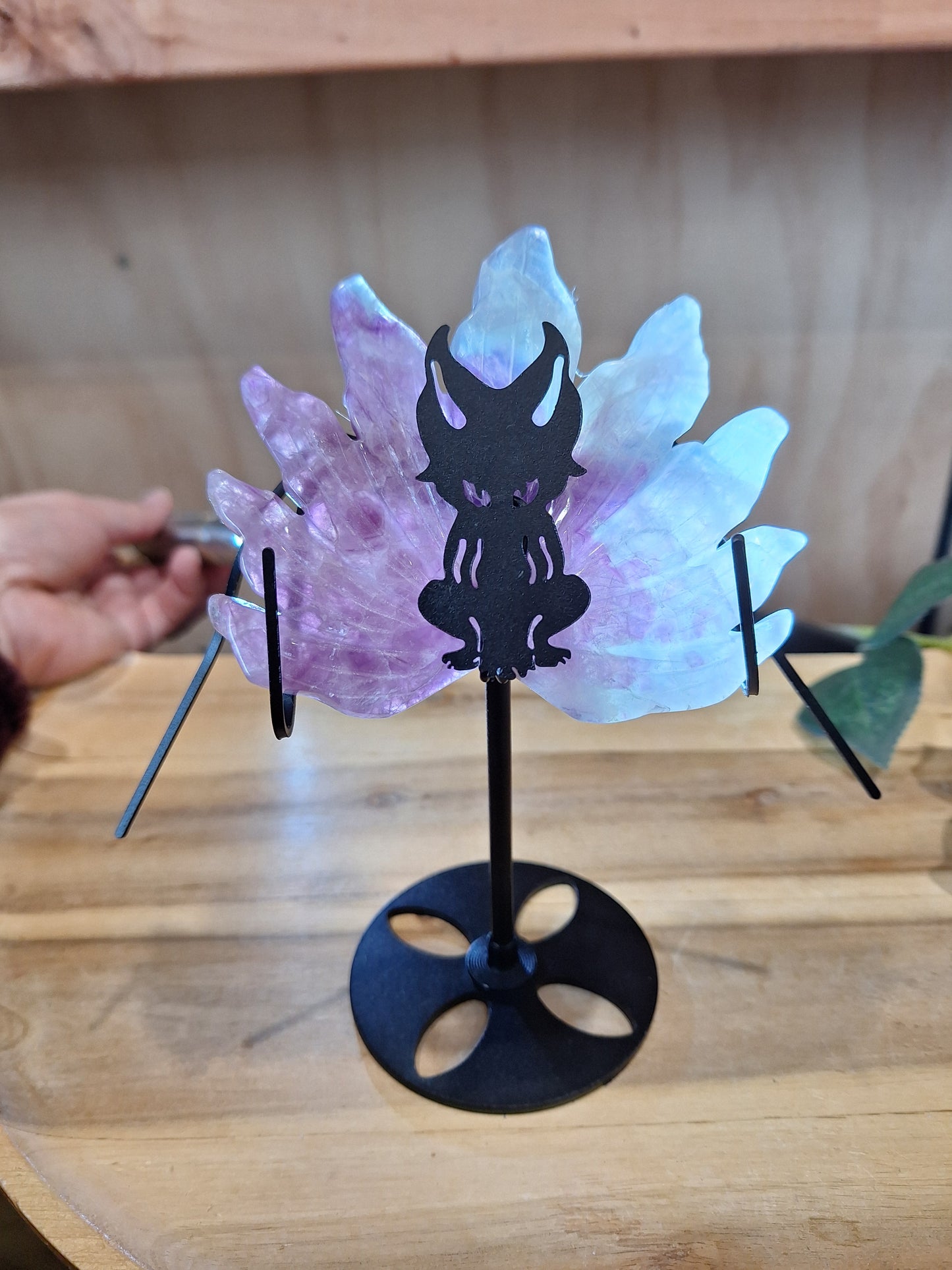 FLUORITE 9 TAIL FOX (WITH STAND)