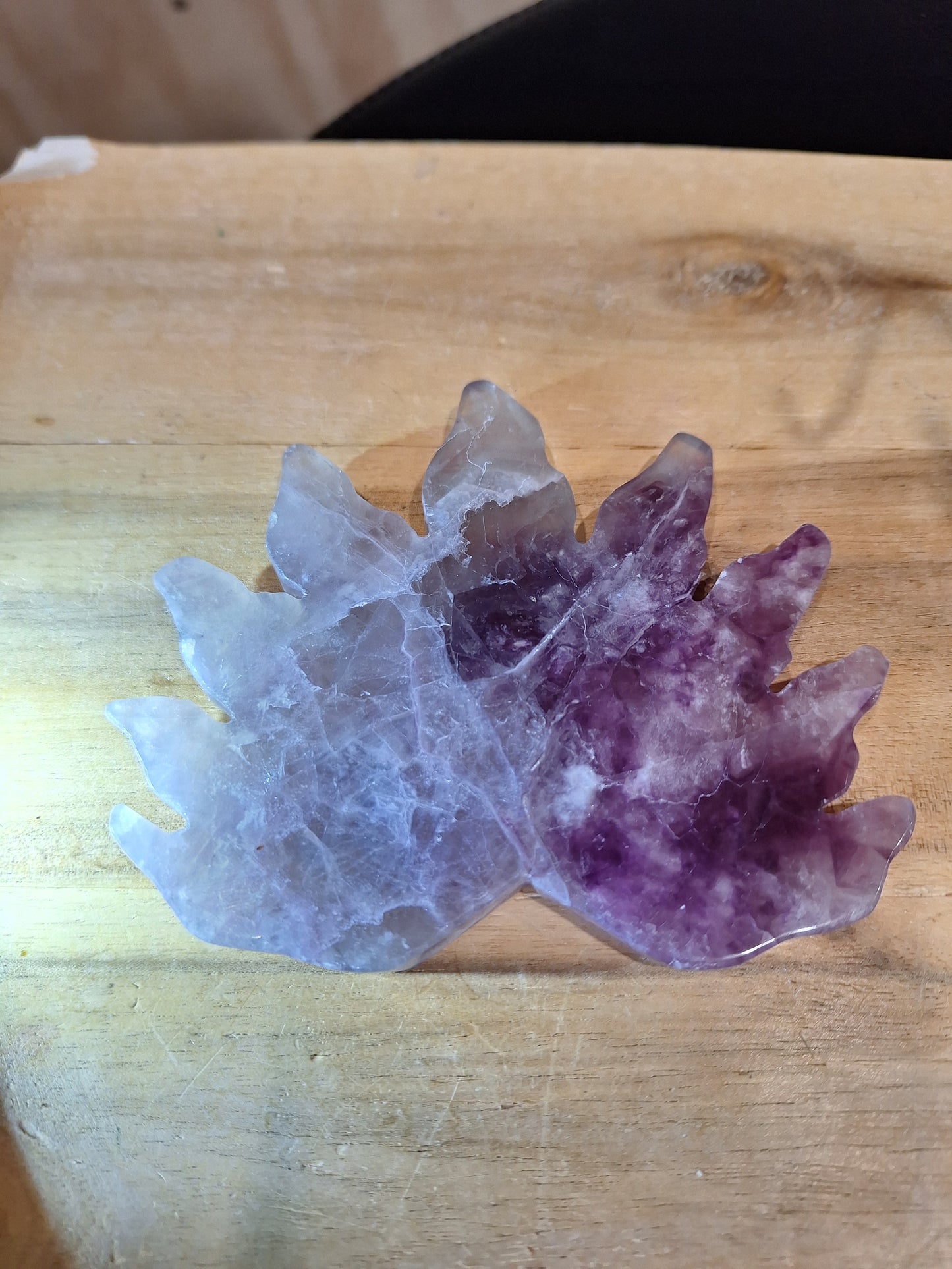 FLUORITE 9 TAIL FOX (WITH STAND)