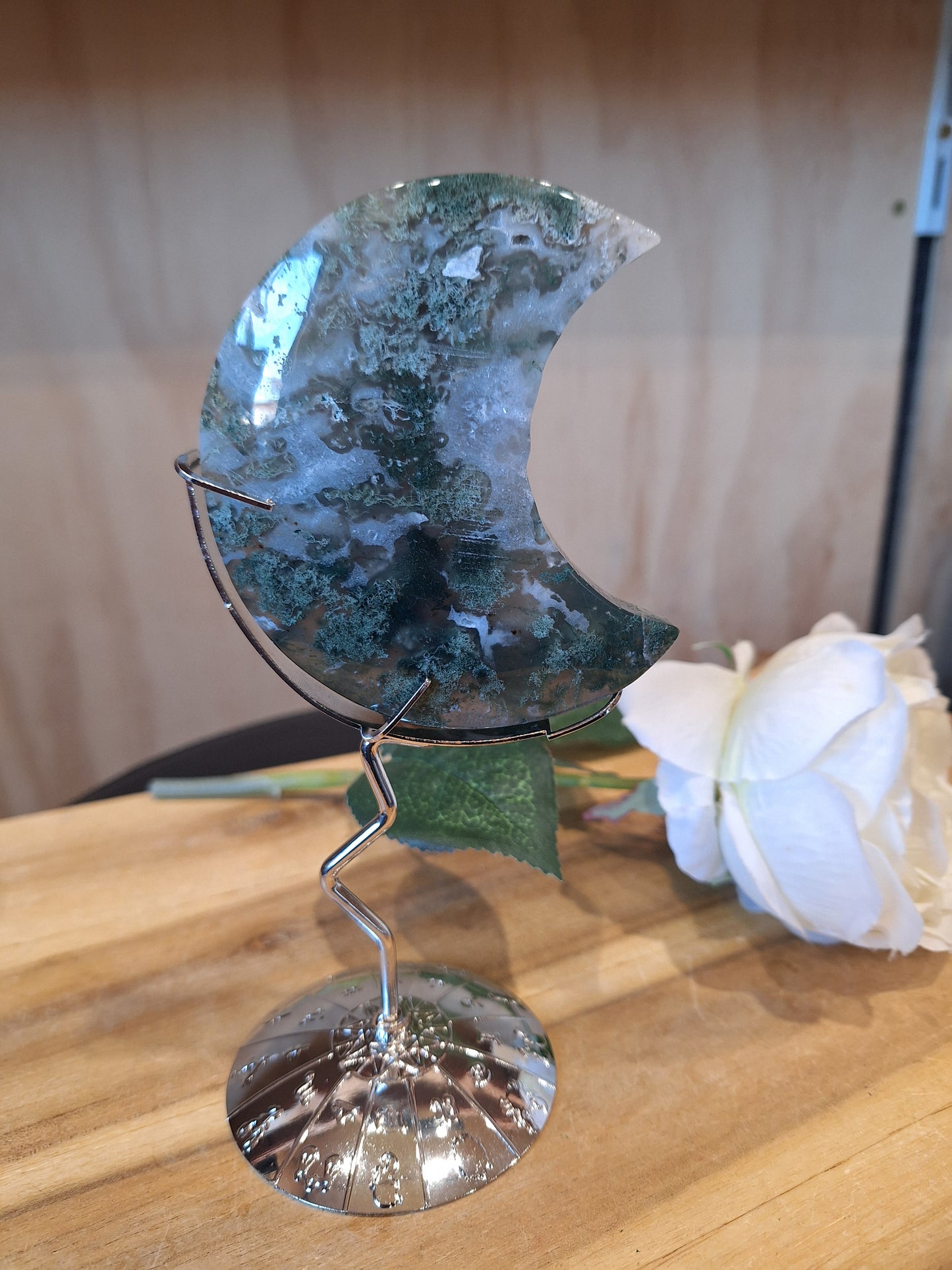 MOSS AGATE MOON INCLUDING STAND