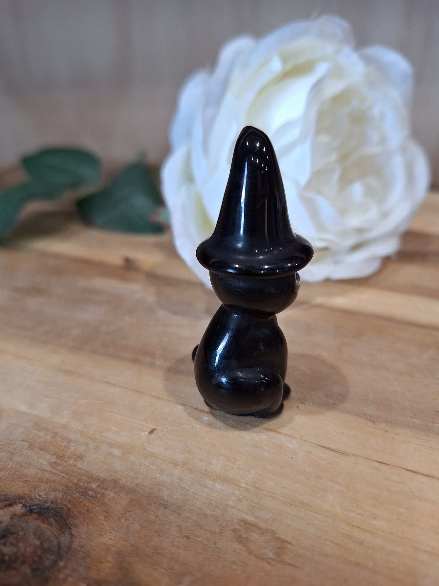 BLACK OBSIDIAN CAT IN A WITCHES HAT