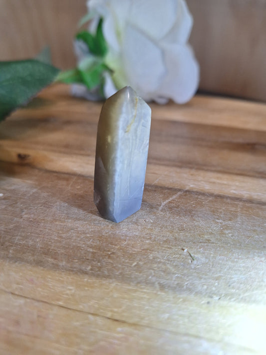 BROWN MOONSTONE POINTS (NON PERFECT CARVING)