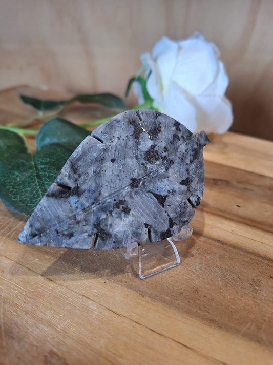 LABRADORITE LEAF (NOT INCLUDING STAND)