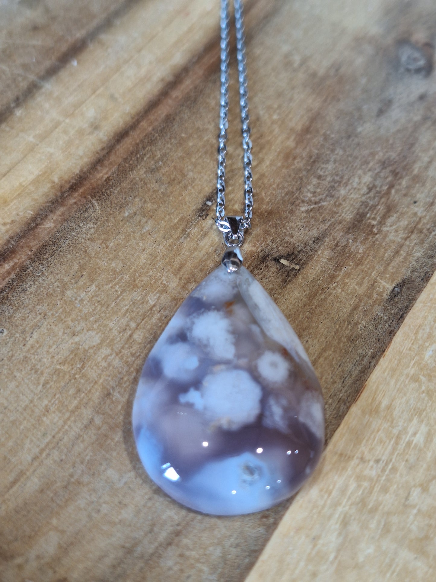 FLOWER AGATE TEAR DROP PENDANT