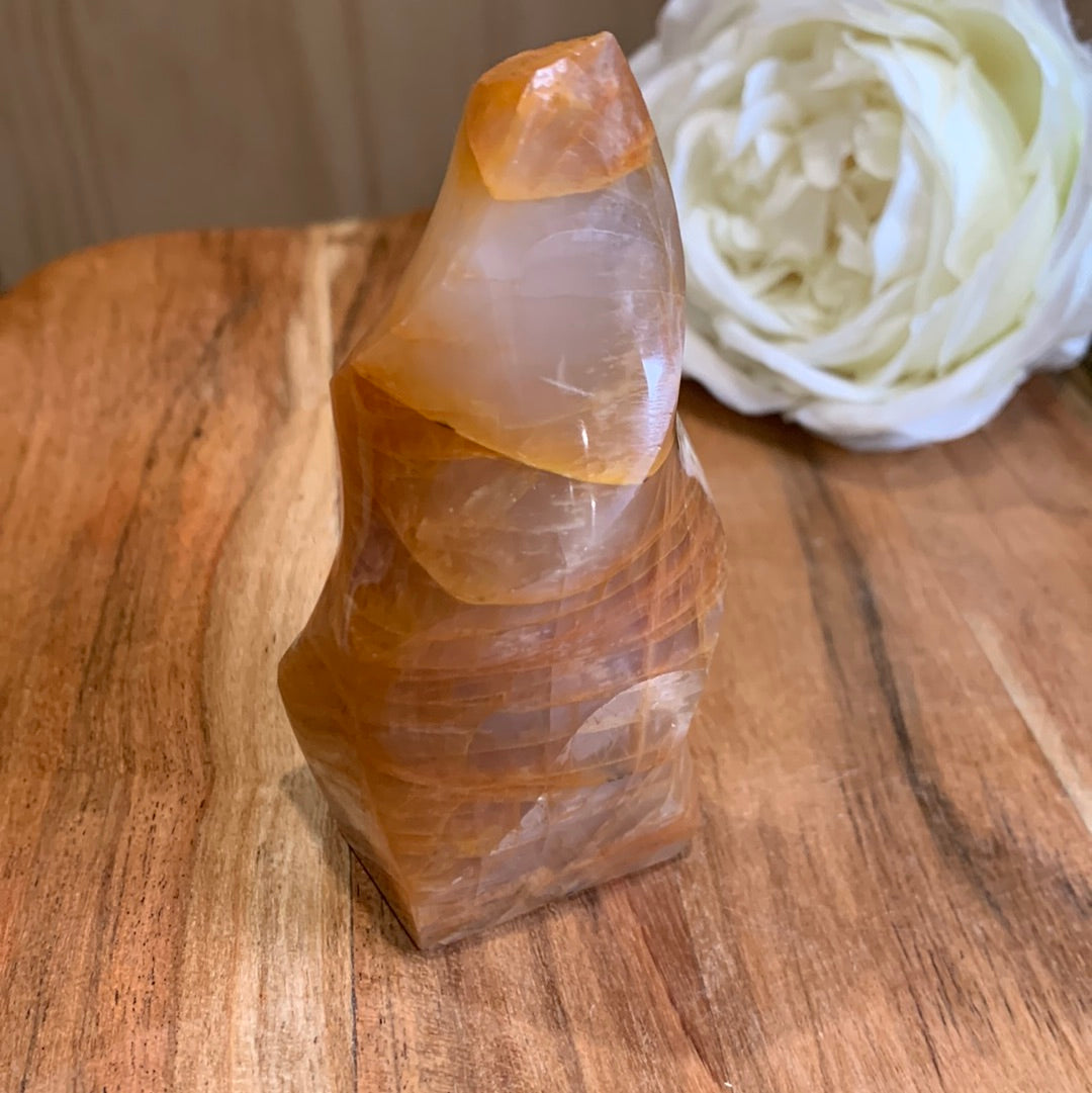 PEACH MOONSTONE FLAME (TIP IS BROKEN)
