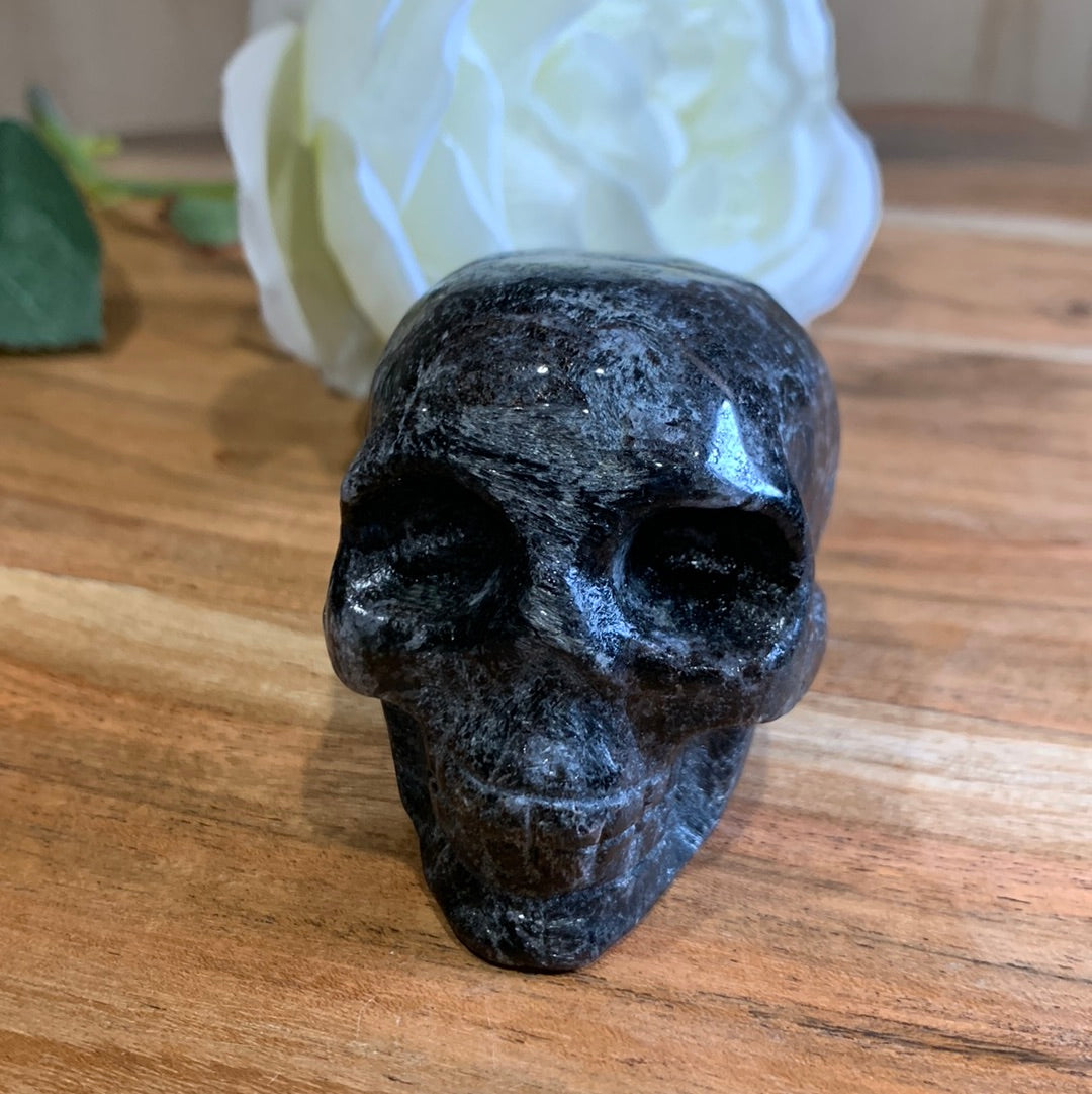 FIREWORK SKULL (ASTROPHYLITE)