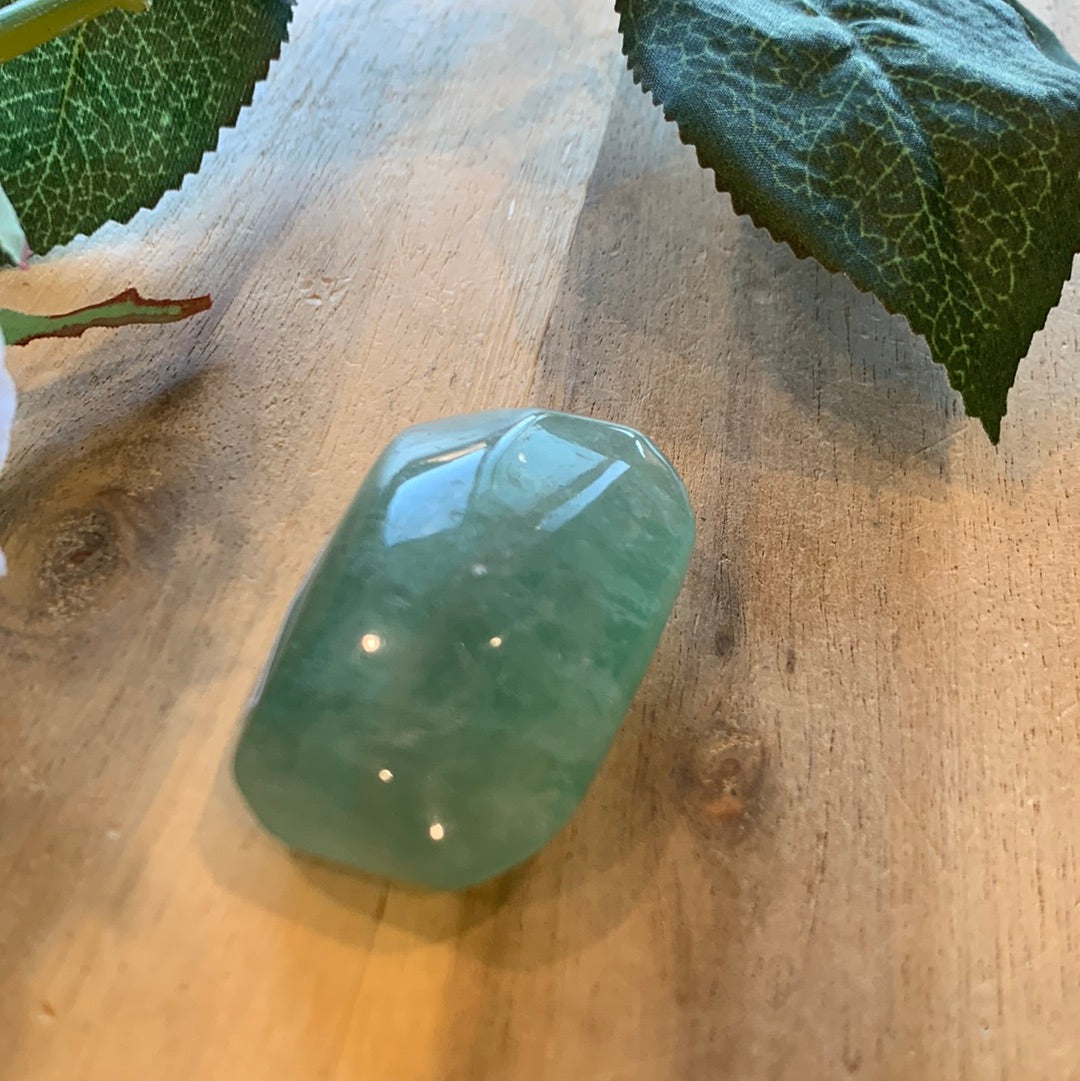 GREEN FLUORITE PALMSTONE