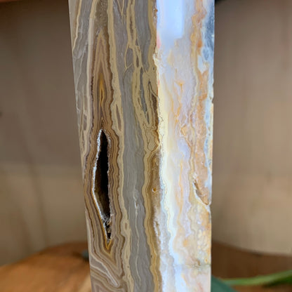 AUSTRALIAN CRAZY LACE AGATE TOWER