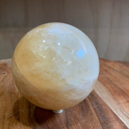 HONEY CALCITE SPHERE (HUUUUGGGEEEE 737GRAMS!!!!)