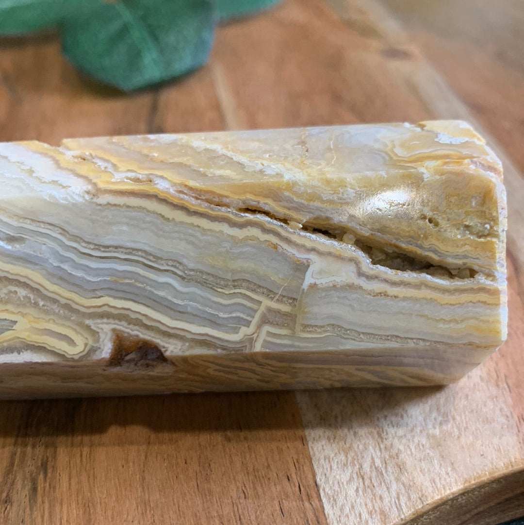 AUSTRALIAN CRAZY LACE AGATE TOWER