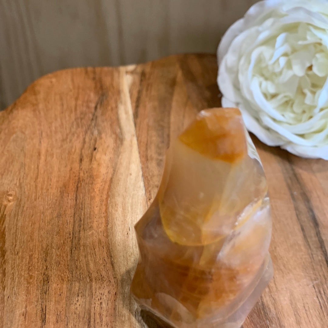PEACH MOONSTONE FLAME (TIP IS BROKEN)
