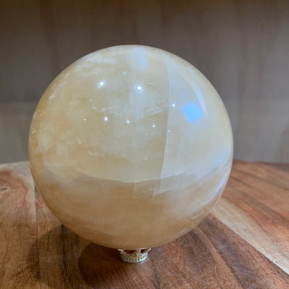 HONEY CALCITE SPHERE (HUUUUGGGEEEE 737GRAMS!!!!)