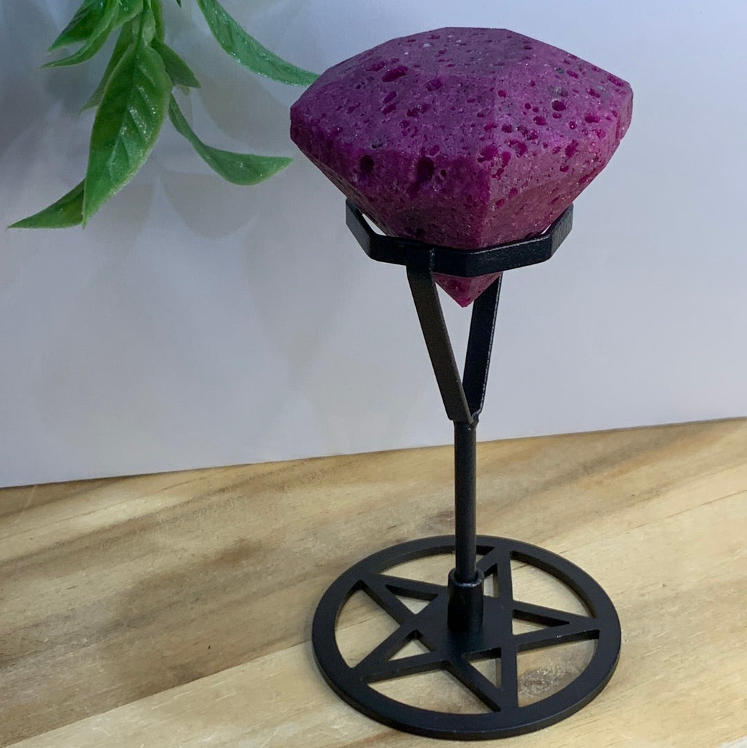 HONEYCOMB RUBY DIAMOND WITH STAND