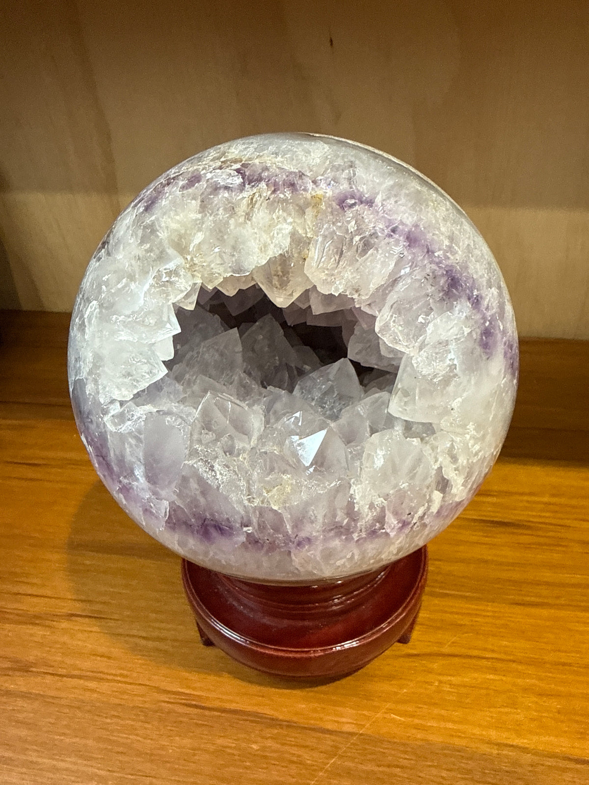 A WHOPPING 2 1/2 KG DRUUZY AGATE AMETHYST SPHERE WITH UV REACTION