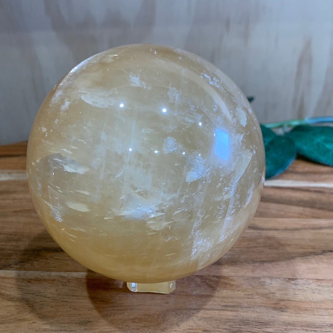 HONEY CALCITE SPHERE (HUUUUGGGEEEE 1583GRAMS!!!!)