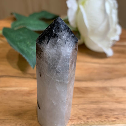 WHITE QUARTZ WITH BLACK TOURMALINE POINT