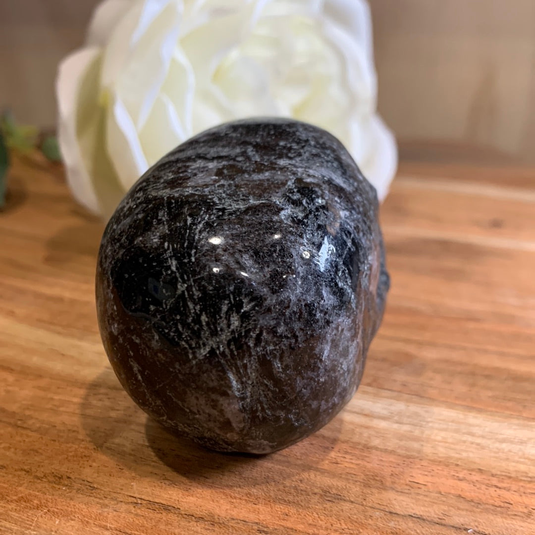 FIREWORK SKULL (ASTROPHYLITE)