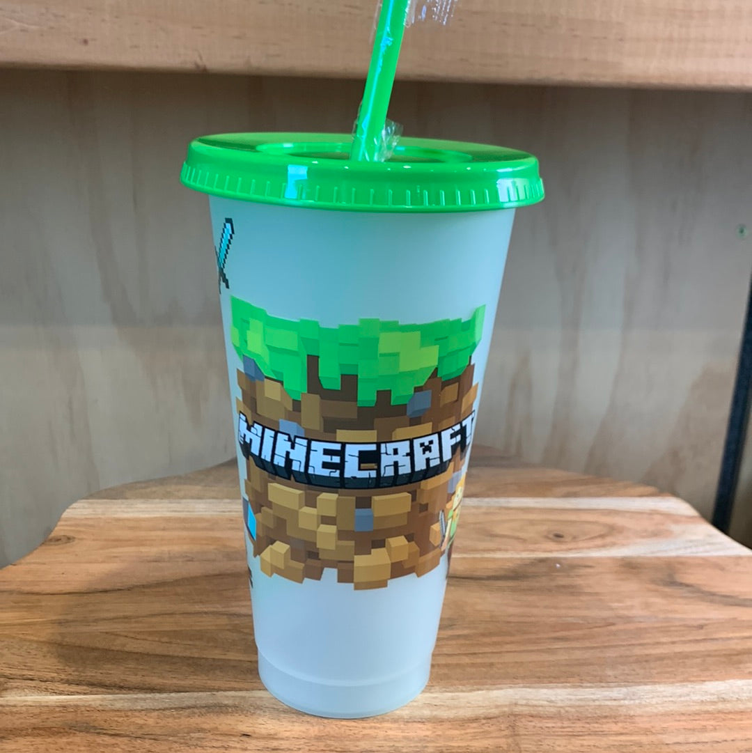 24oz BPA FREE REUSEABLE PLASTIC CUP WITH STRAW AND LID