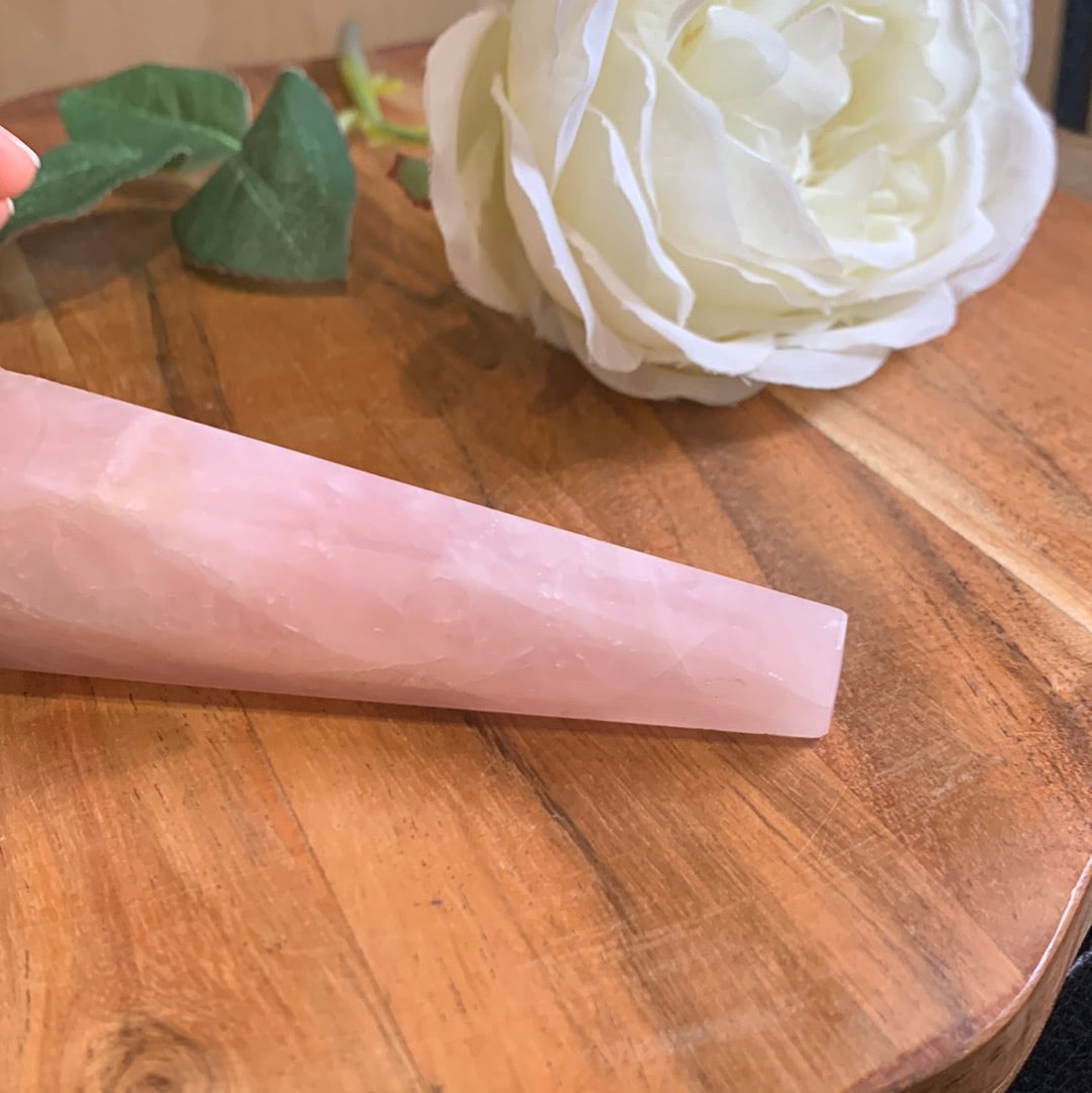 ROSE QUARTZ WAND