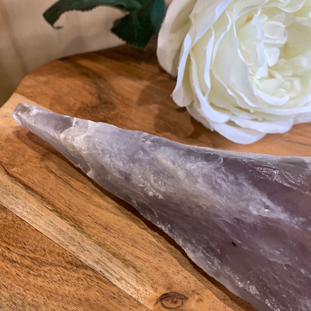 AMETHYST TOOTH (MASSIVE 714 GRAMS)