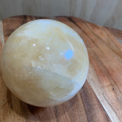 HONEY CALCITE SPHERE (HUUUUGGGEEEE 737GRAMS!!!!)