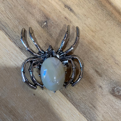 CRYSTAL SPIDER BROACHES