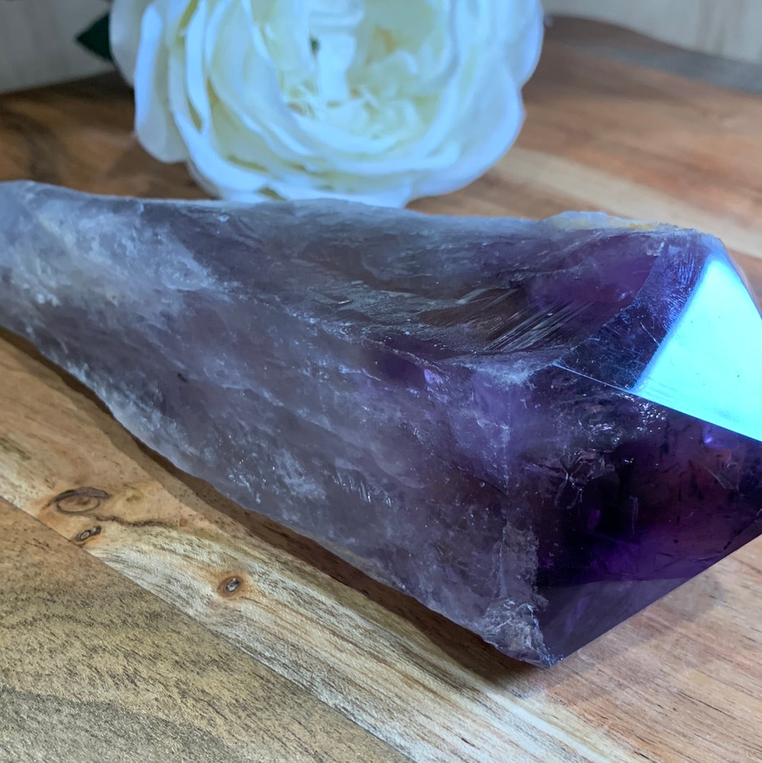 AMETHYST TOOTH (MASSIVE 714 GRAMS)