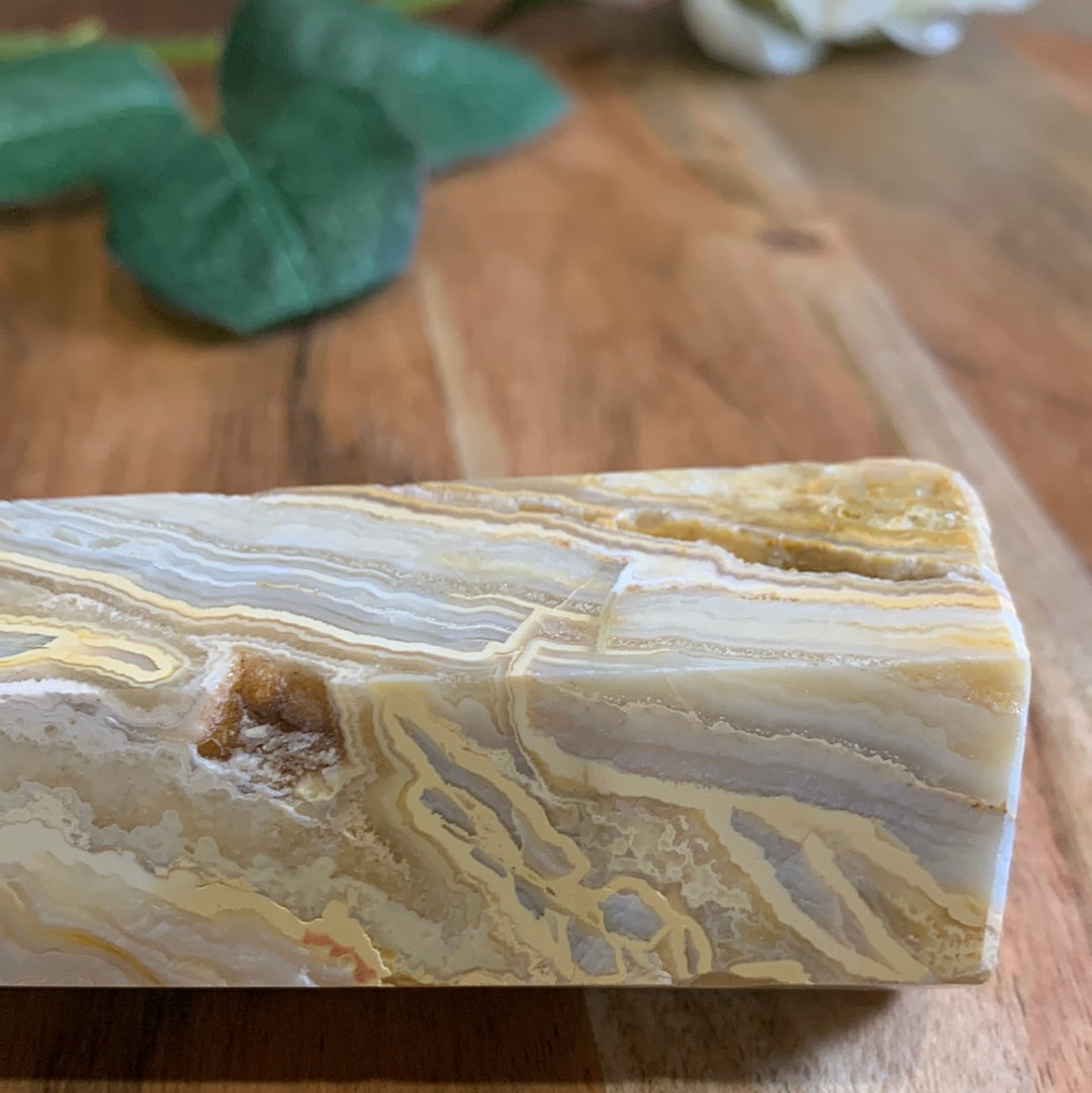 AUSTRALIAN CRAZY LACE AGATE TOWER