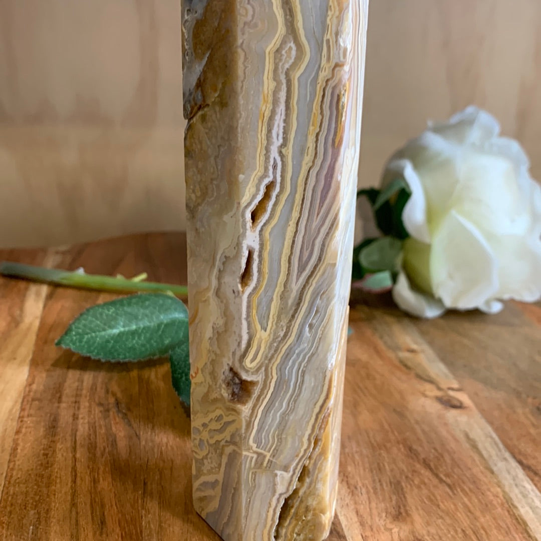 AUSTRALIAN CRAZY LACE AGATE TOWER