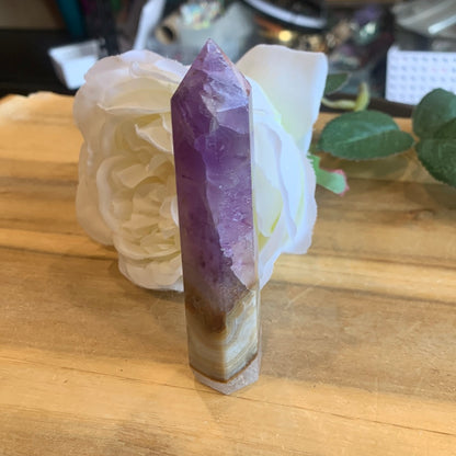 AMETHYST POINT WITH MEXICAN AGATE BANDING