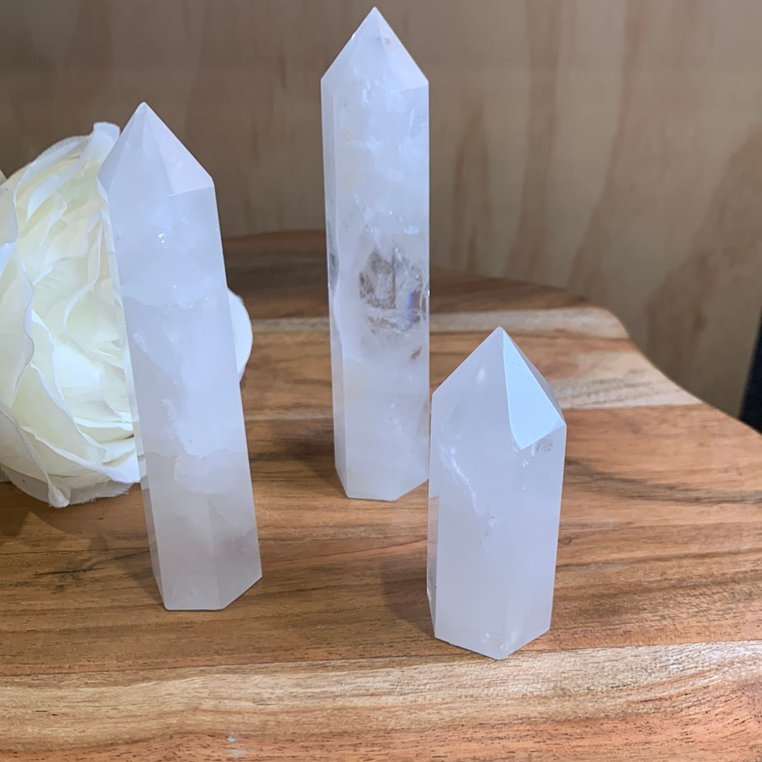 CLEAR QUARTZ POINT (SMALL)
