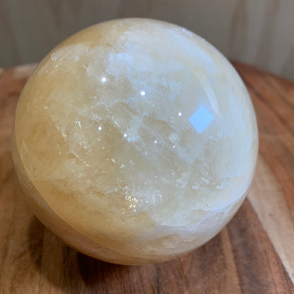 HONEY CALCITE SPHERE (HUUUUGGGEEEE 737GRAMS!!!!)