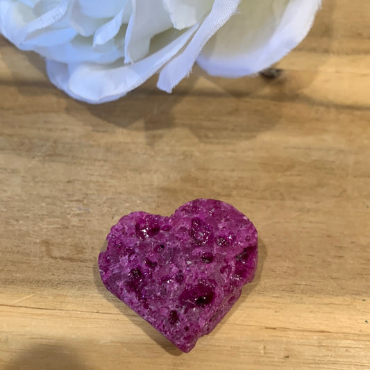 HONEYCOMB RUBY HEART (SMALL)