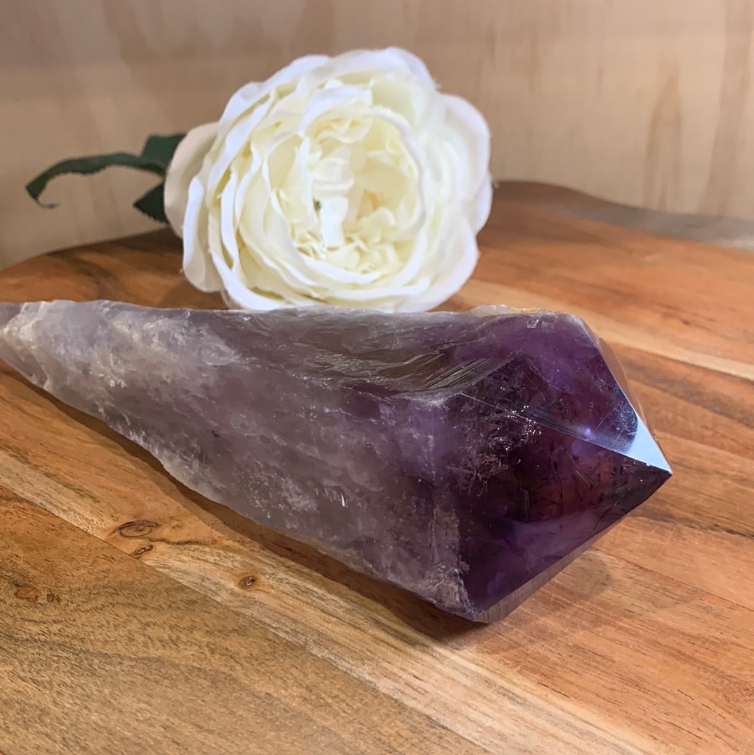 AMETHYST TOOTH (MASSIVE 714 GRAMS)