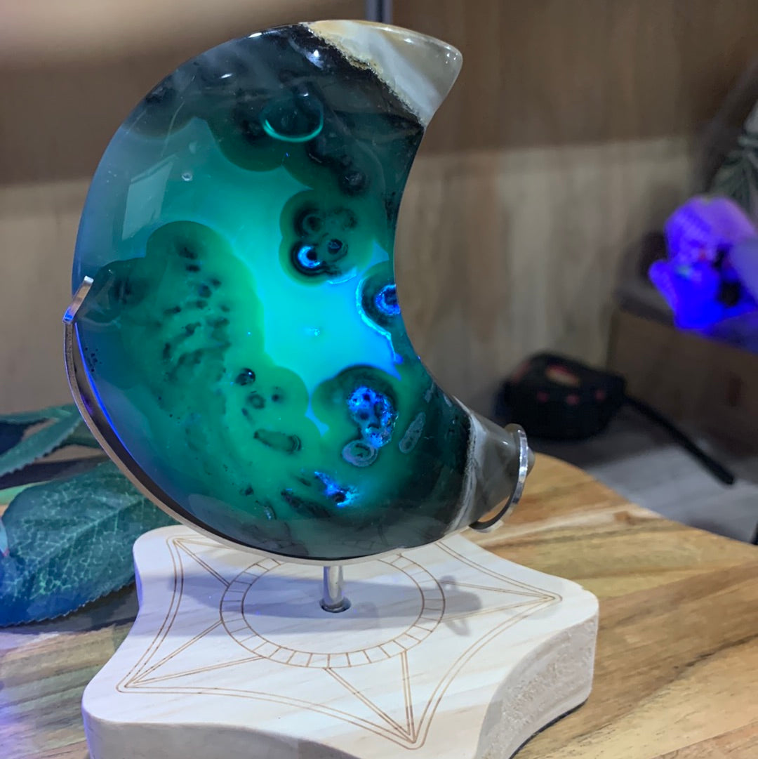 VOLCANO AGATE MOON ON SPINNING STAND