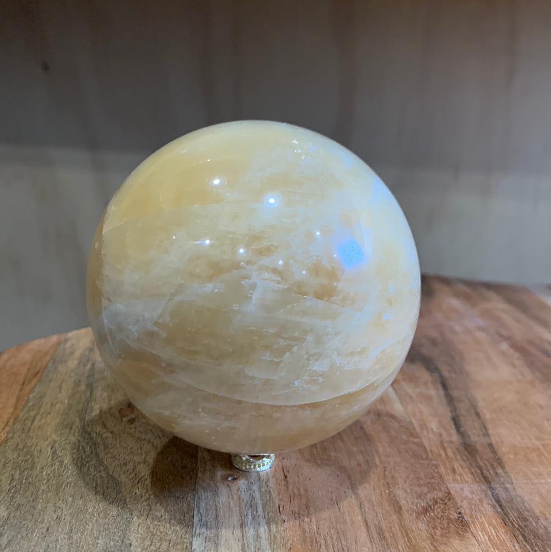 HONEY CALCITE SPHERE (HUUUUGGGEEEE 737GRAMS!!!!)