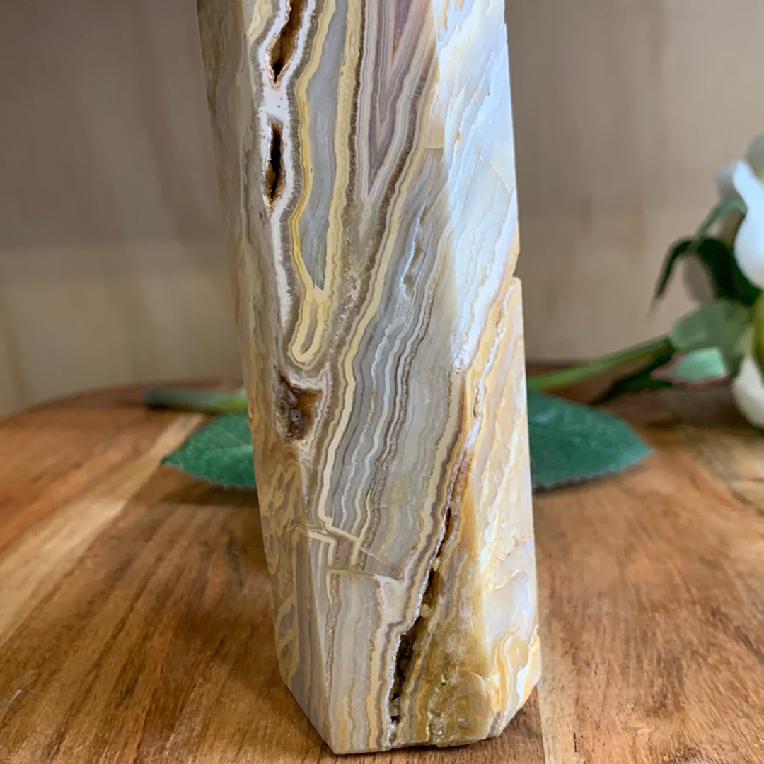 AUSTRALIAN CRAZY LACE AGATE TOWER
