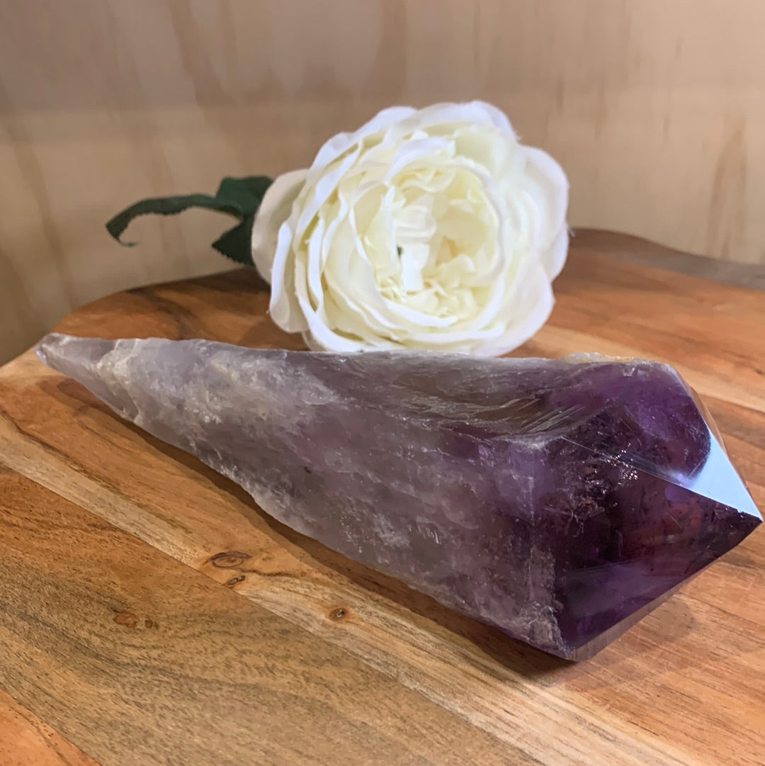 AMETHYST TOOTH (MASSIVE 714 GRAMS)