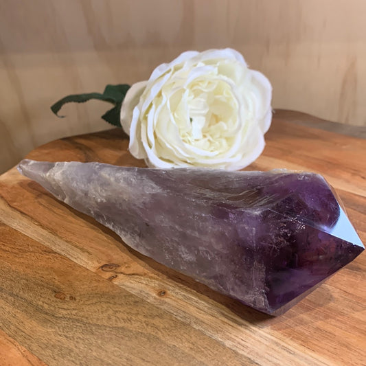 AMETHYST TOOTH (MASSIVE 714 GRAMS)