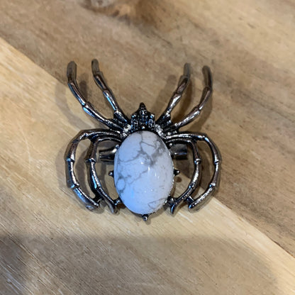 CRYSTAL SPIDER BROACHES