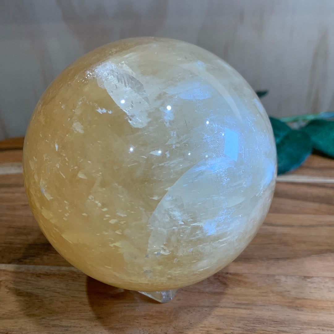 HONEY CALCITE SPHERE (HUUUUGGGEEEE 1583GRAMS!!!!)