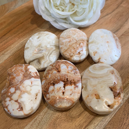 YELLOW CACITE HEARTS & PALMSTONES (WITH UV REACTION)