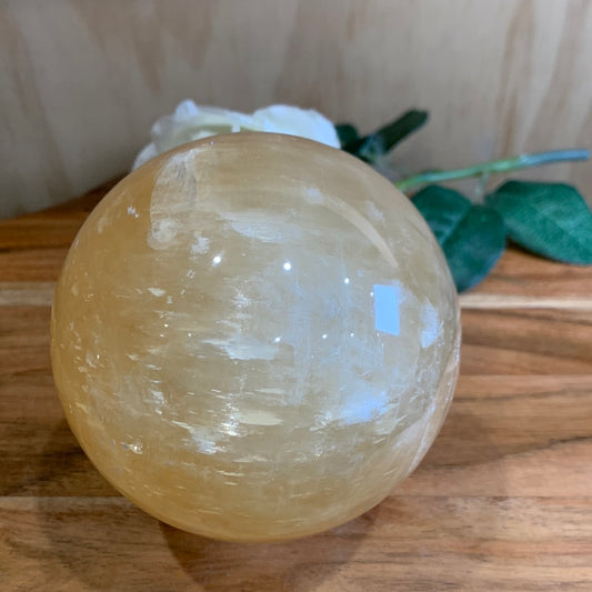 HONEY CALCITE SPHERE (HUUUUGGGEEEE 1583GRAMS!!!!)