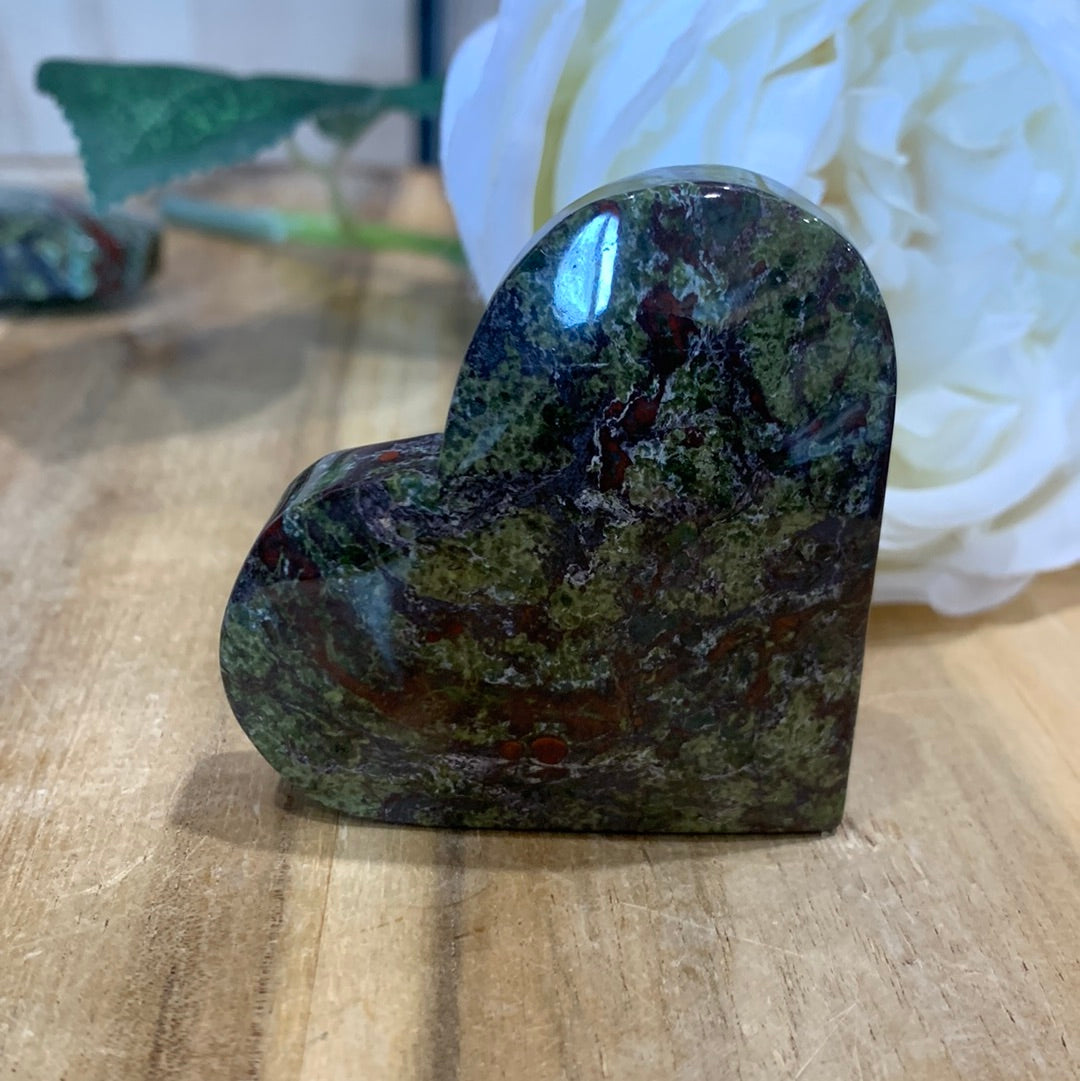 DRAGONBLOOD STONE HEARTS (Stand not included)