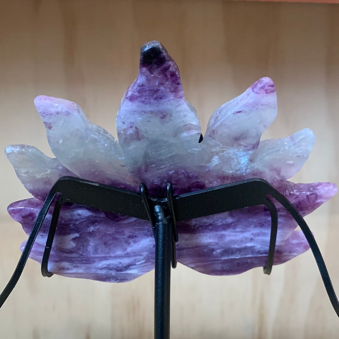 FLUORITE 9 TAIL FOX (WITH STAND)