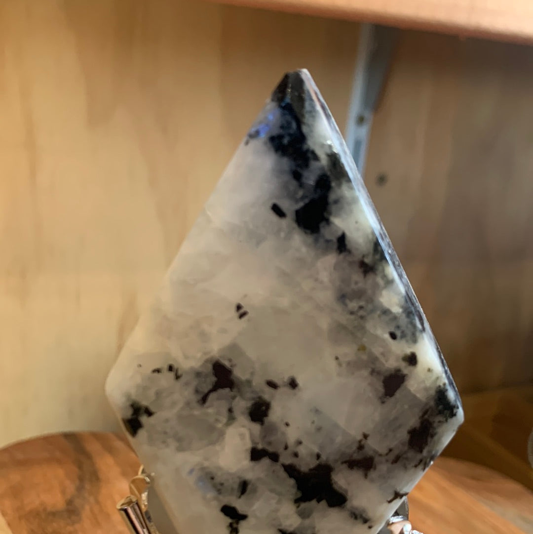 RAINBOW MOONSTONE DIAMOND ON ASTROLOGY STAND