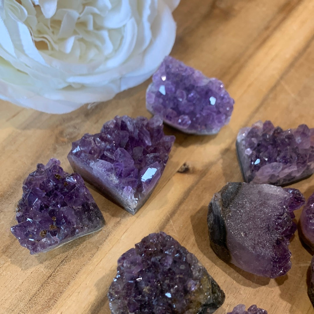 AMETHYST CLUSTERS (SMALL)