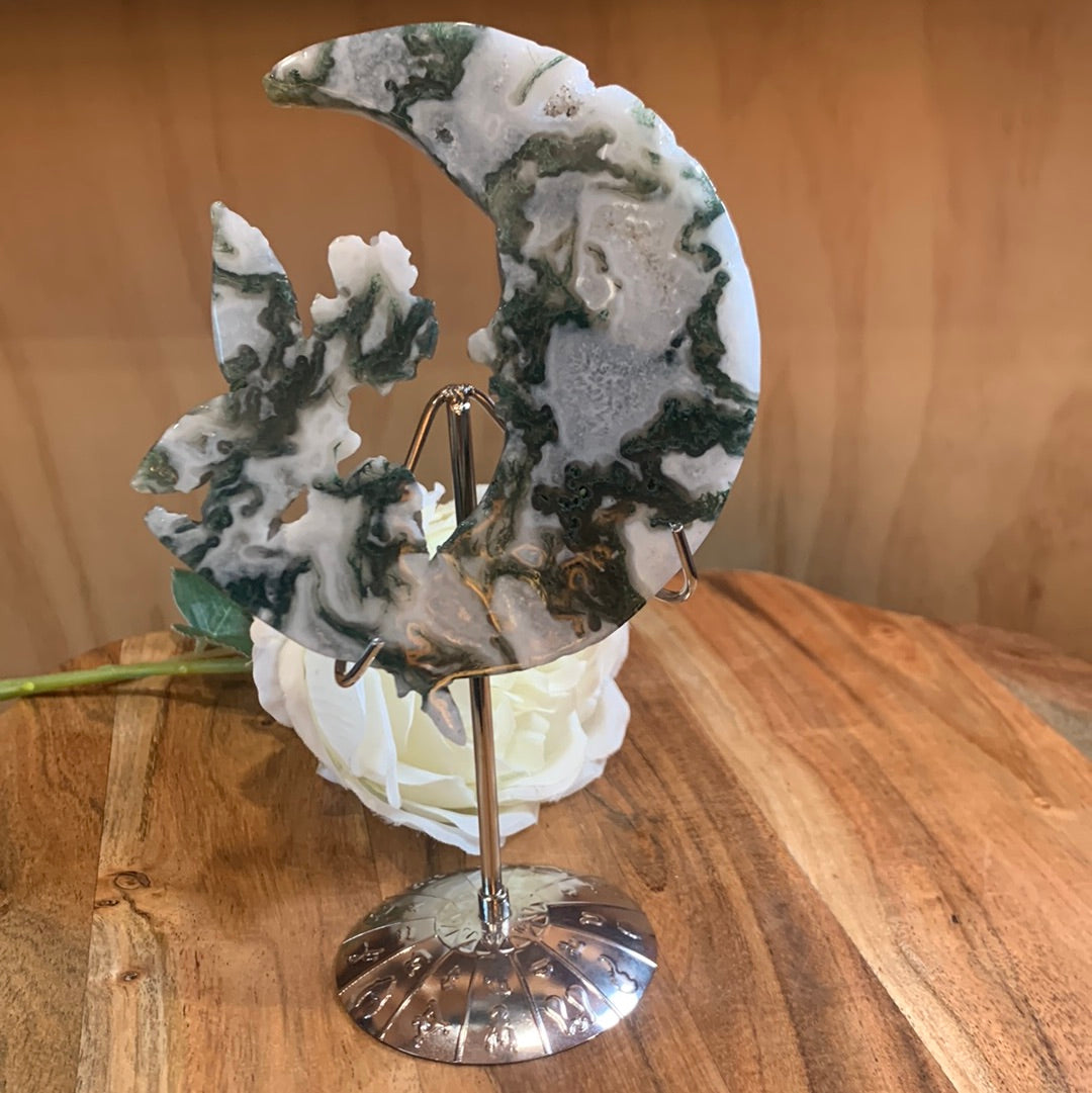AGATE MOSS FAIRY IN THE MOON